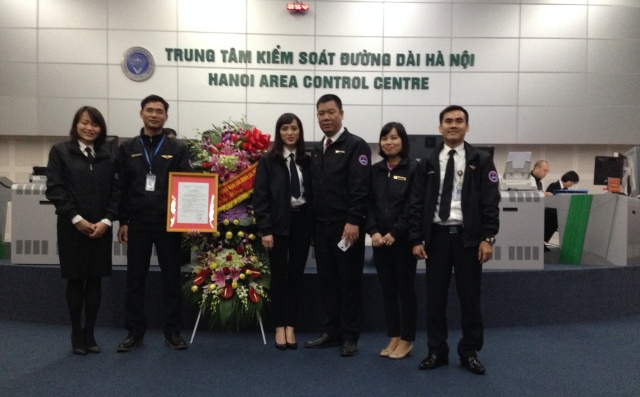 Trung tâm Kiểm soát đường dài Hà Nội tổ chức Lễ kí kết giao ước thi đua năm 2016